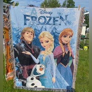 Disney Frozen Character Tapestry Blanket - Blue and White